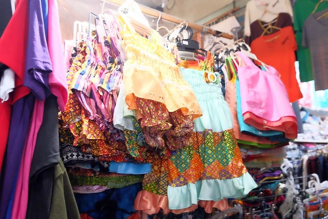 泰國安帕瓦｜安帕瓦水上市場｜每個星期五、六、日才出沒的夜市，泰國自由行最愛的景點之一，品嚐Chalsamran Amphawa ร้านอาหารเจ้าสำราญ晚餐 @飛天璇的口袋