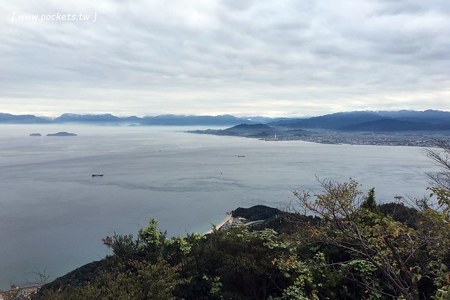【日本愛媛】亀老山展望公園~今治市的三大必訪美景，遠眺來島海峽大橋夕陽，日劇心有所屬(有喜歡的人)拍攝地點 @飛天璇的口袋