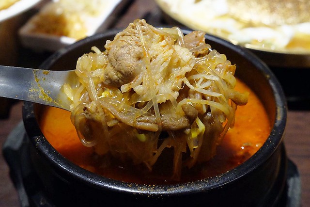 高麗屋：平價又美味的韓式料理，份量多到會吃不完，用餐時間人潮絡繹不絕 @飛天璇的口袋