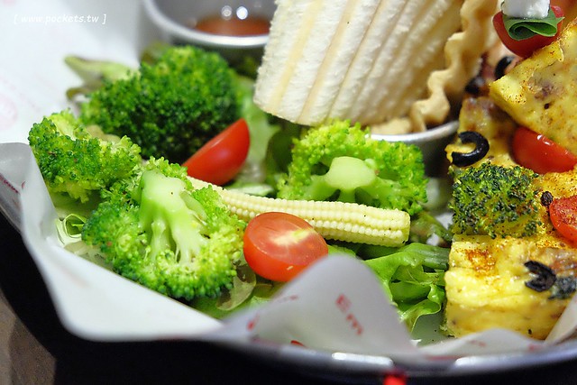 Emma’s Cafe：有Bistro小酒館的氛圍，鄰近中國醫藥大學，餐點和環境都很有質感，可惜沒吃到龍蝦三明治 @飛天璇的口袋