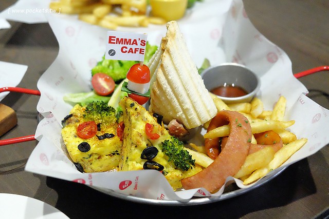 Emma’s Cafe：有Bistro小酒館的氛圍，鄰近中國醫藥大學，餐點和環境都很有質感，可惜沒吃到龍蝦三明治 @飛天璇的口袋