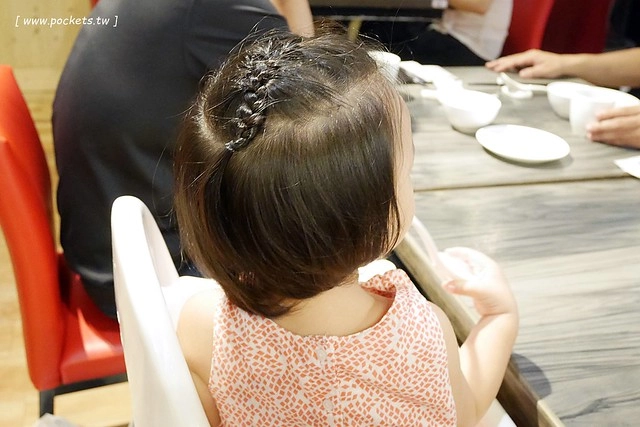 台中北屯｜寶達港式茶餐廳．香港師傅開的港式茶餐廳，推薦脆皮吊燒雞必點 @飛天璇的口袋