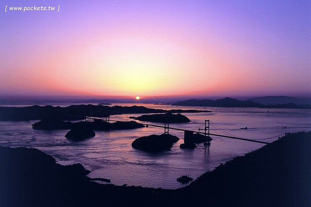 【日本愛媛】亀老山展望公園~今治市的三大必訪美景，遠眺來島海峽大橋夕陽，日劇心有所屬(有喜歡的人)拍攝地點 @飛天璇的口袋