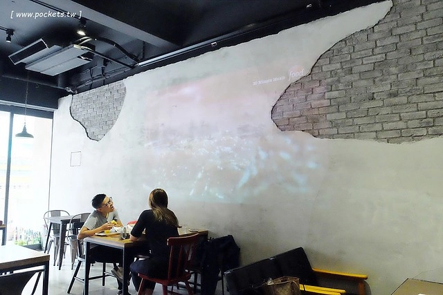 Emma’s Cafe：有Bistro小酒館的氛圍，鄰近中國醫藥大學，餐點和環境都很有質感，可惜沒吃到龍蝦三明治 @飛天璇的口袋