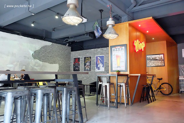 Emma’s Cafe：有Bistro小酒館的氛圍，鄰近中國醫藥大學，餐點和環境都很有質感，可惜沒吃到龍蝦三明治 @飛天璇的口袋