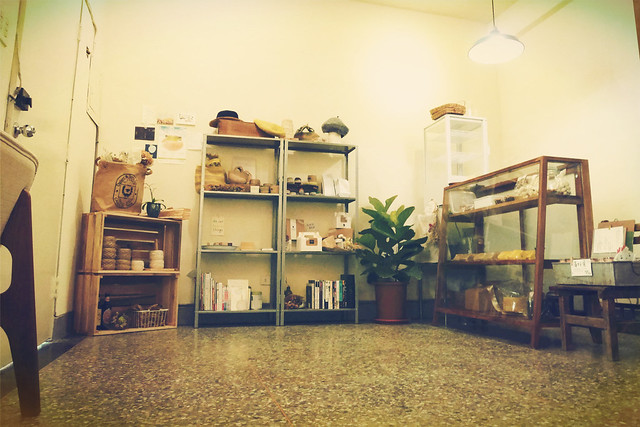 台中南屯｜小麥菓子 Komugi．黎明新村老宅甜點店，日本女生和台灣女生合開的戚風蛋糕店 @飛天璇的口袋