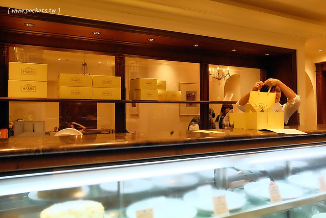 日本愛知｜Harbs名古屋榮本店．必吃水果千層蛋糕，奶油怎麼有辦法這麼清爽好吃 @飛天璇的口袋