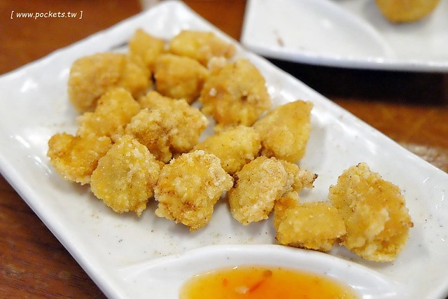 台中北屯｜三本茶藝館．在古厝裡吃飯的感覺，爬完大坑步道吃美食 @飛天璇的口袋