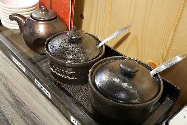 台中北屯｜寶達港式茶餐廳．香港師傅開的港式茶餐廳，推薦脆皮吊燒雞必點 @飛天璇的口袋