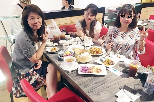 台中北屯｜寶達港式茶餐廳．香港師傅開的港式茶餐廳，推薦脆皮吊燒雞必點 @飛天璇的口袋