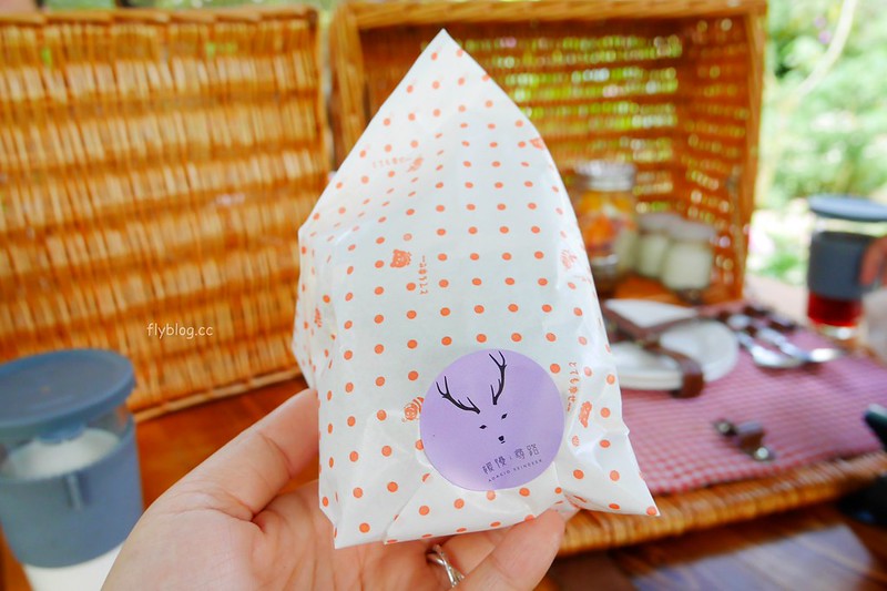 台中新社｜緩慢尋路香草House．住在薰衣草森林裡享受大自然，晚上觀賞夜間童話旋轉木馬 @飛天璇的口袋