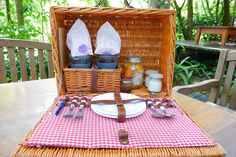 台中新社｜緩慢尋路香草House．住在薰衣草森林裡享受大自然，晚上觀賞夜間童話旋轉木馬 @飛天璇的口袋