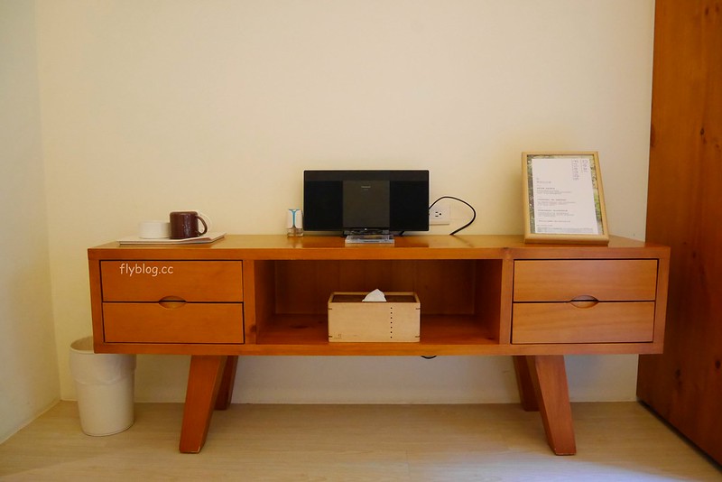 台中新社｜緩慢尋路香草House．住在薰衣草森林裡享受大自然，晚上觀賞夜間童話旋轉木馬 @飛天璇的口袋