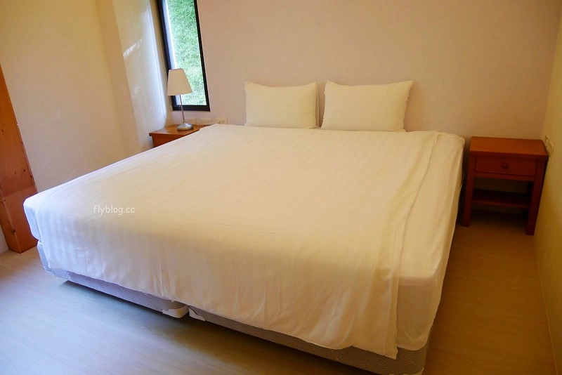 台中新社｜緩慢尋路香草House．住在薰衣草森林裡享受大自然，晚上觀賞夜間童話旋轉木馬 @飛天璇的口袋