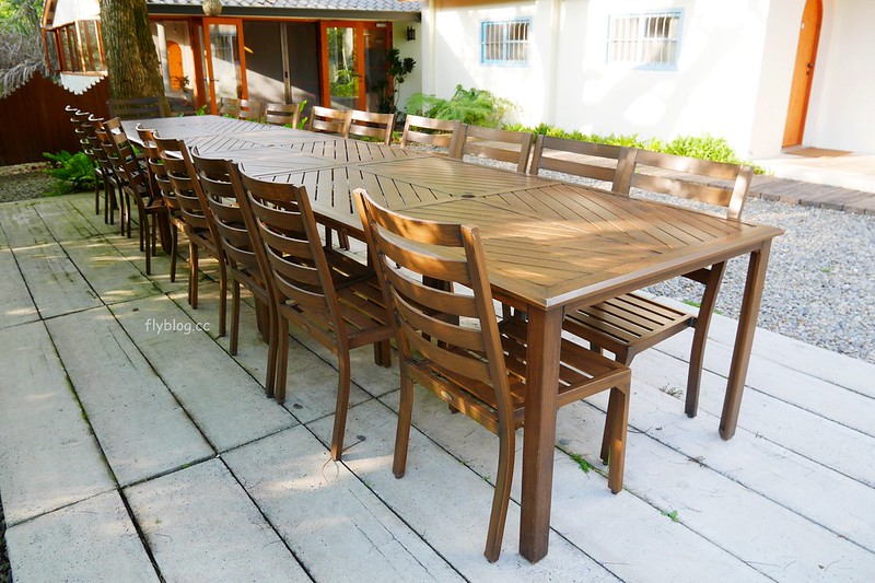 台中新社｜緩慢尋路香草House．住在薰衣草森林裡享受大自然，晚上觀賞夜間童話旋轉木馬 @飛天璇的口袋