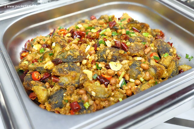 舞蟹┃台中西屯美食：$1350元~活凍帝王蟹、安格斯黑牛、頂級燒烤吃到飽，每日配送新鮮漁獲，刺身、握壽司，台灣啤酒喝到飽，Haagen-Dazs冰淇淋 @飛天璇的口袋