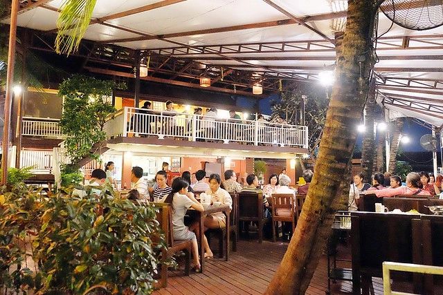 泰國安帕瓦｜安帕瓦水上市場｜每個星期五、六、日才出沒的夜市，泰國自由行最愛的景點之一，品嚐Chalsamran Amphawa ร้านอาหารเจ้าสำราญ晚餐 @飛天璇的口袋