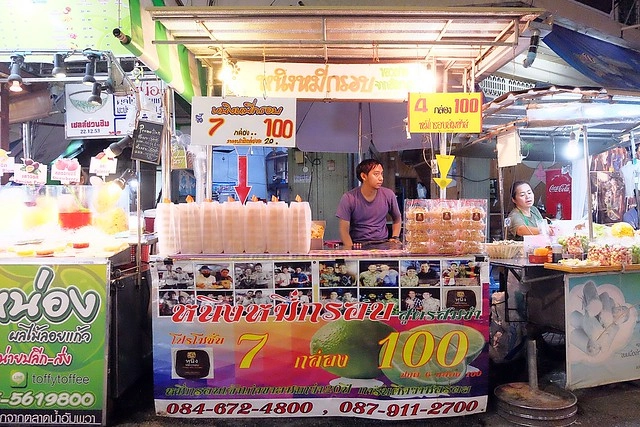 泰國安帕瓦｜安帕瓦水上市場｜每個星期五、六、日才出沒的夜市，泰國自由行最愛的景點之一，品嚐Chalsamran Amphawa ร้านอาหารเจ้าสำราญ晚餐 @飛天璇的口袋