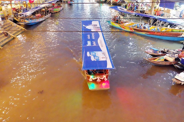泰國安帕瓦｜安帕瓦水上市場｜每個星期五、六、日才出沒的夜市，泰國自由行最愛的景點之一，品嚐Chalsamran Amphawa ร้านอาหารเจ้าสำราญ晚餐 @飛天璇的口袋