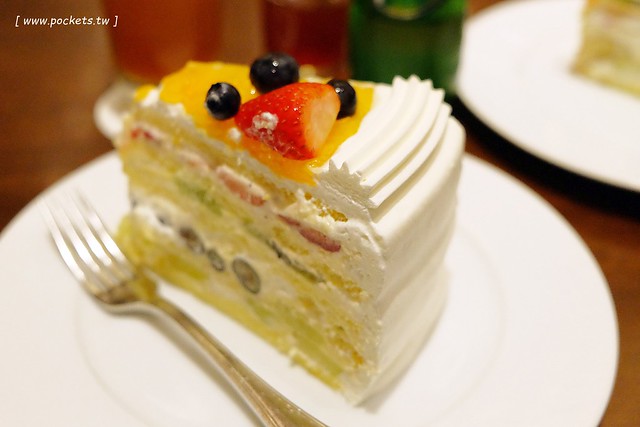 日本愛知｜Harbs名古屋榮本店．必吃水果千層蛋糕，奶油怎麼有辦法這麼清爽好吃 @飛天璇的口袋