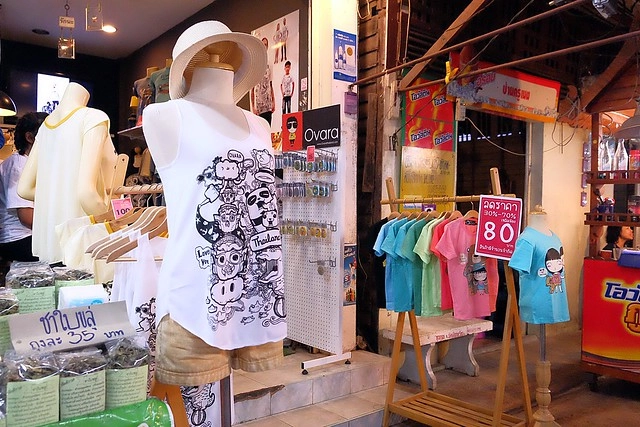 泰國安帕瓦｜安帕瓦水上市場｜每個星期五、六、日才出沒的夜市，泰國自由行最愛的景點之一，品嚐Chalsamran Amphawa ร้านอาหารเจ้าสำราญ晚餐 @飛天璇的口袋