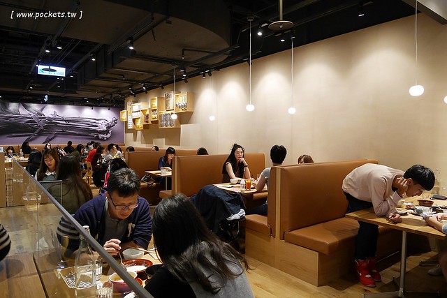 MUJI無印良品生活研究所台中旗艦店┃台中西屯美食：Caf&eacute; & Meal MUJI在台中新光三越，簡單又天然的餐點，結合美食餐點和商店購物 @飛天璇的口袋