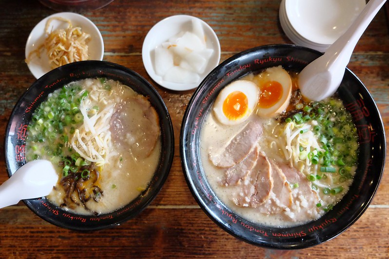 日本沖繩｜通堂拉麵 小祿本店．沖繩超人氣排隊美食，男人味拉麵與女人味拉麵 @飛天璇的口袋