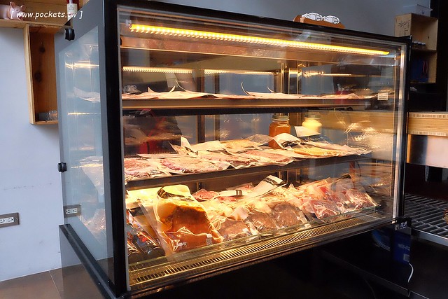 【台中北屯】柴窯火腿製造所，團購界搶翻天的牛肉、香腸、火腿、肉鬆還有三明治 @飛天璇的口袋