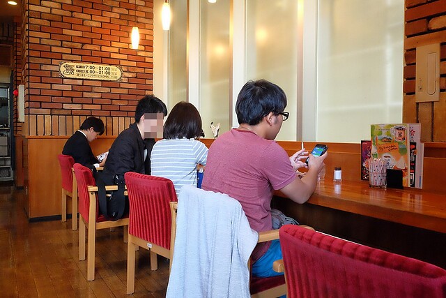 日本愛知｜コメダ珈琲店 komeda．點一杯咖啡送一份吐司，名駅店鄰近名古屋名鐵百貨 @飛天璇的口袋