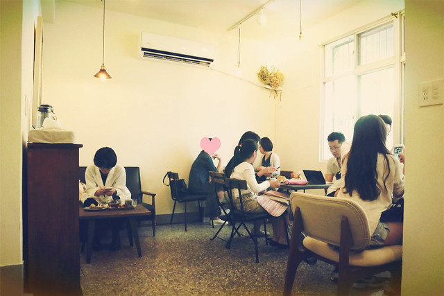 台中南屯｜小麥菓子 Komugi．黎明新村老宅甜點店，日本女生和台灣女生合開的戚風蛋糕店 @飛天璇的口袋