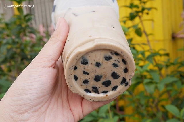 郭姐茶坊┃台中北屯美食：終於喝到傳說中的黑糖鮮奶波霸，來自台南20年超人氣排隊老店，北屯區金谷市場巷子裡 @飛天璇的口袋
