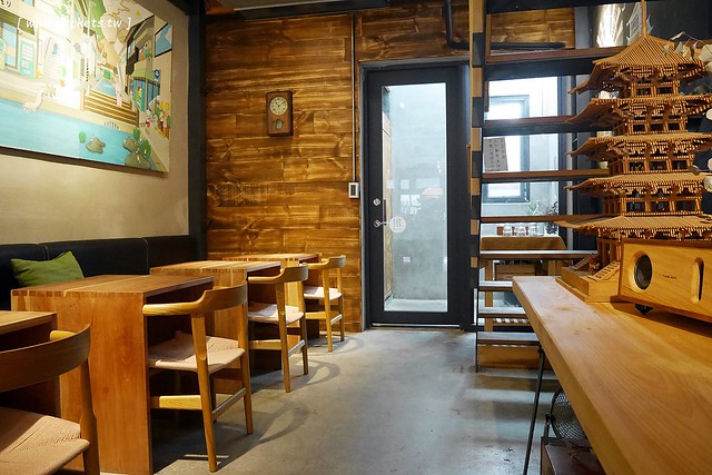 Kusabi+ Cafe.Craft.Casa┃台中北區美食：隱身於篤行國小巷弄間，老宅改建咖啡館，淡淡的日式氛圍，有附插座和免費WiFi @飛天璇的口袋