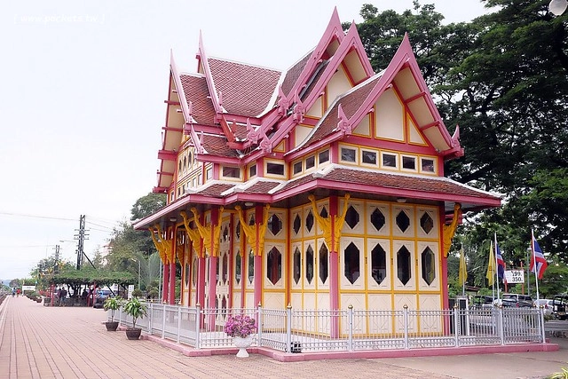 泰國華欣｜華欣車站｜泰國最古老的車站之一，漂亮的百年古蹟級車站，華欣推薦必遊景點之一 @飛天璇的口袋