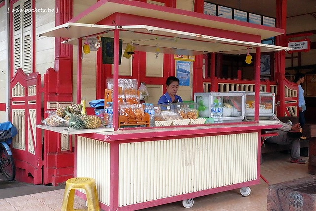 泰國華欣｜華欣車站｜泰國最古老的車站之一，漂亮的百年古蹟級車站，華欣推薦必遊景點之一 @飛天璇的口袋