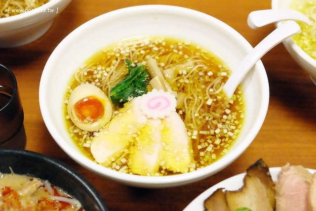 若武者拉麵 Wakamusha┃福島拉麵推薦：全美拉麵海外第一名，旅遊二本松市必吃推薦，夏日御菓子処的對面 @飛天璇的口袋