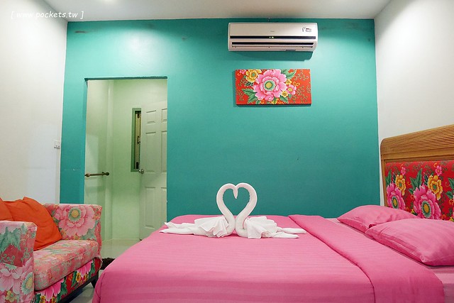 泰國安帕瓦｜Baanrak Amphawa 安帕瓦愛之家旅館｜泰國傳統水上屋，鄰近安帕瓦水上市場，可以參加晚上賞螢清晨供僧活動 @飛天璇的口袋