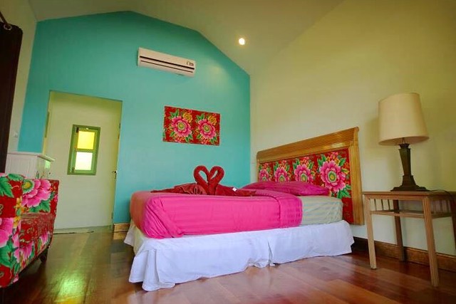 泰國安帕瓦｜Baanrak Amphawa 安帕瓦愛之家旅館｜泰國傳統水上屋，鄰近安帕瓦水上市場，可以參加晚上賞螢清晨供僧活動 @飛天璇的口袋