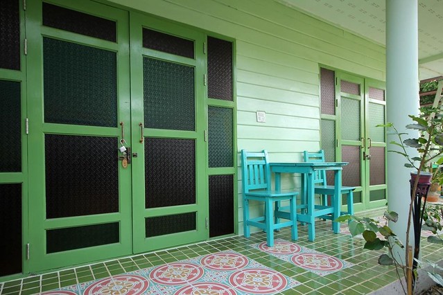 泰國安帕瓦｜Baanrak Amphawa 安帕瓦愛之家旅館｜泰國傳統水上屋，鄰近安帕瓦水上市場，可以參加晚上賞螢清晨供僧活動 @飛天璇的口袋