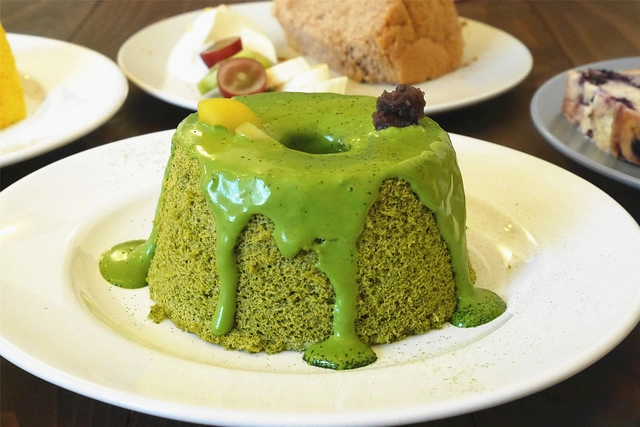 台中南屯｜小麥菓子 Komugi．黎明新村老宅甜點店，日本女生和台灣女生合開的戚風蛋糕店 @飛天璇的口袋