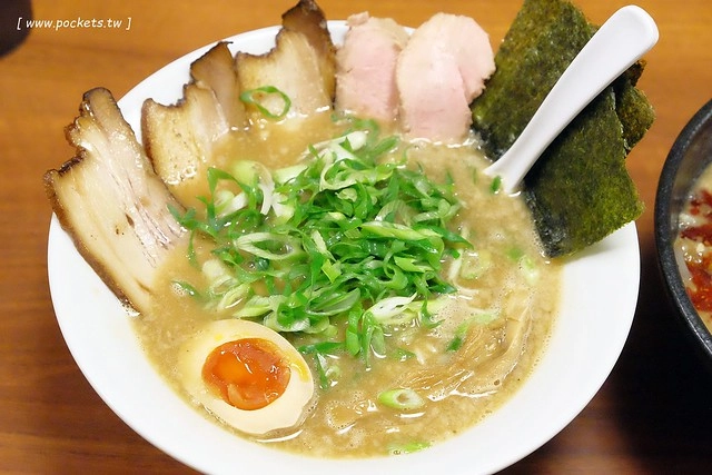 若武者拉麵 Wakamusha┃福島拉麵推薦：全美拉麵海外第一名，旅遊二本松市必吃推薦，夏日御菓子処的對面 @飛天璇的口袋