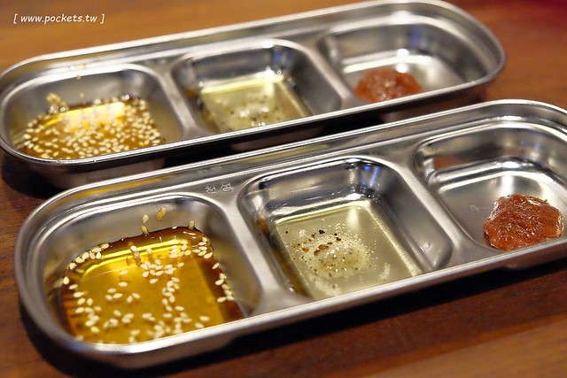 滋滋咕嚕쩝쩝꿀꺽韓式烤肉專門店┃台中西區美食：藝人納豆開的韓式烤肉店，位於勤美綠園道旁邊，環境不錯服務很好 @飛天璇的口袋