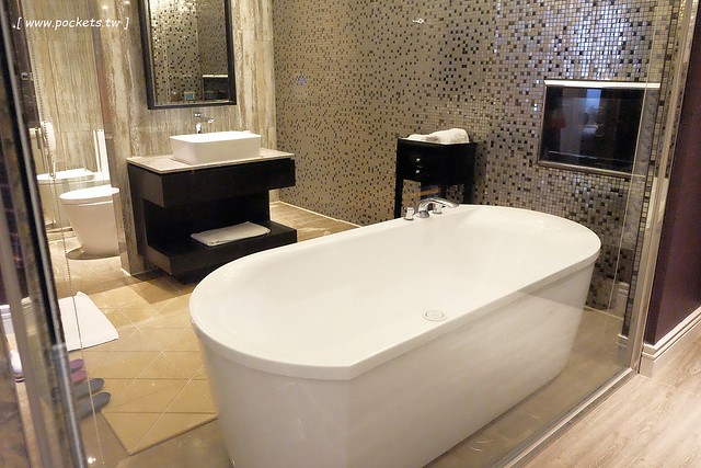 芭蕾城市渡假旅館┃台中住宿推薦：擁有50幾種房型的新銳旅館，部份Villa房型還有附KTV和游泳池，全新一泊二食住飯店吃燒肉 @飛天璇的口袋