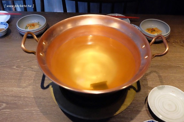 鮨樂海鮮市場 火鍋┃台中西屯美食：現流新鮮海產看的到，海鮮火鍋食材超霸氣，每日當天魚獲現點現煮 @飛天璇的口袋