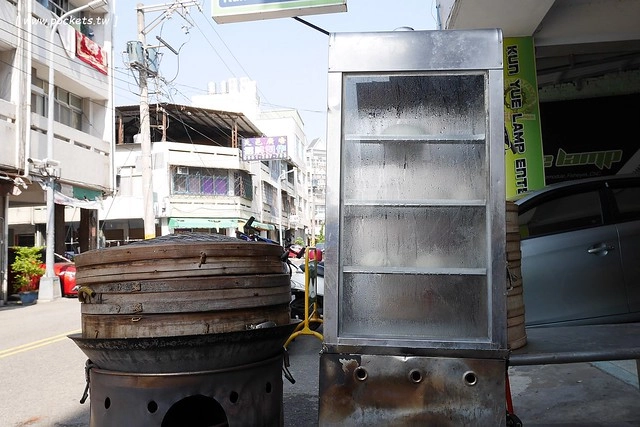 台中北區｜澎湖早點．現桿現煎的蛋餅香酥脆口，蛋餅搭配餛飩湯特殊吃法 @飛天璇的口袋