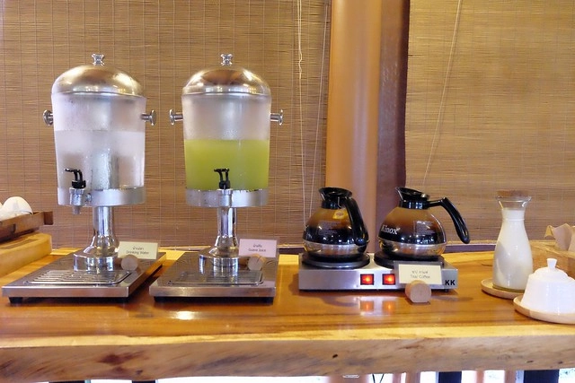 泰國安帕瓦｜Asita Eco Resort 阿希塔生態度假村｜以環保為主的綠色飯店，享受緊鄰河畔的小木屋風情 @飛天璇的口袋