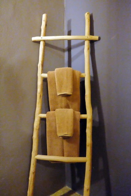 泰國安帕瓦｜Asita Eco Resort 阿希塔生態度假村｜以環保為主的綠色飯店，享受緊鄰河畔的小木屋風情 @飛天璇的口袋