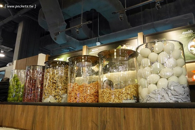 泰國華欣｜ลาวญวน Laos Yuan Restaurant｜泰國知名連鎖餐廳，位於BLUPORT Hua Hin Resort Mall一樓，餐點平價又美味 @飛天璇的口袋