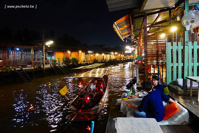 泰國安帕瓦｜泰國水燈節(Loy Krathong Festival)｜安帕瓦Amphawa水燈節，賞船賞螢火蟲，船上施放水燈活動 @飛天璇的口袋
