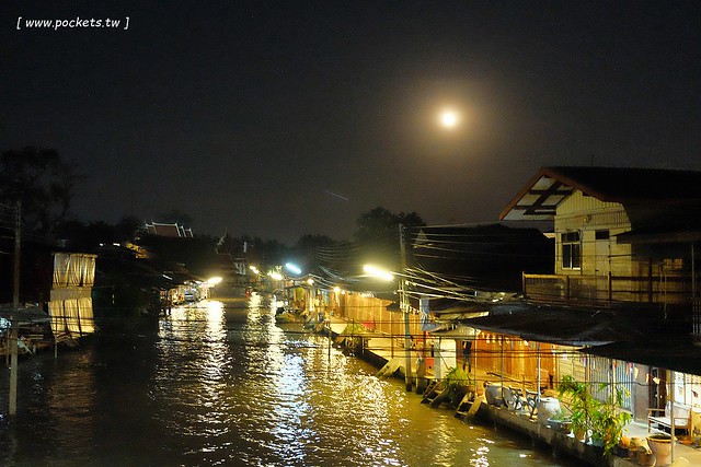 泰國安帕瓦｜泰國水燈節(Loy Krathong Festival)｜安帕瓦Amphawa水燈節，賞船賞螢火蟲，船上施放水燈活動 @飛天璇的口袋