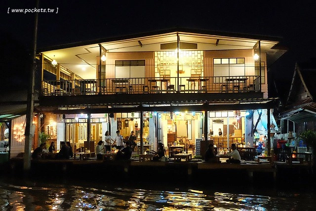 泰國安帕瓦｜泰國水燈節(Loy Krathong Festival)｜安帕瓦Amphawa水燈節，賞船賞螢火蟲，船上施放水燈活動 @飛天璇的口袋